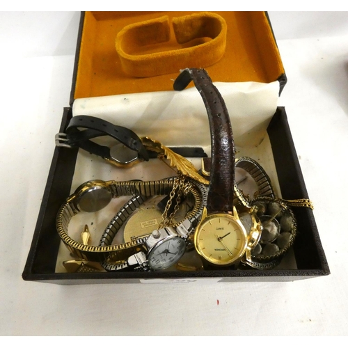 300 - Small box of costume jewellery.