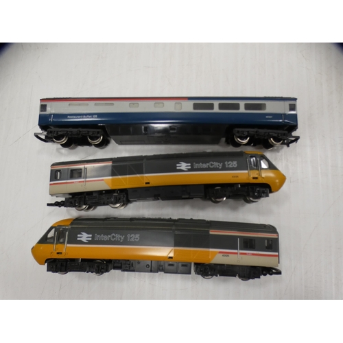 16 - Quantity of Inter City 125 model locos and carriages.