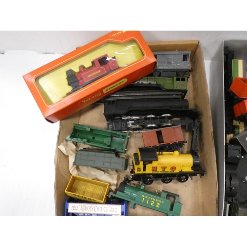 23 - Two boxes of assorted model engines, rolling stock etc.