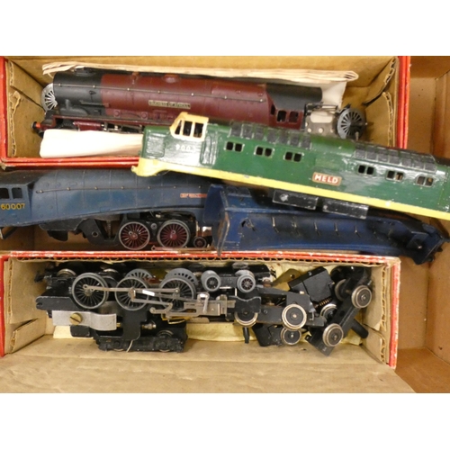 24 - Three boxes of assorted model engines, carriages and parts.