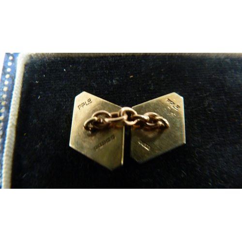 241 - Pair of 9ct gold cufflinks, 3.1g gross.