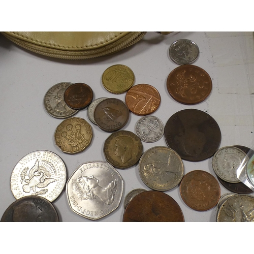 255 - Coinage to include Victorian copper pennies, world coins, commemorative coins, post decimal coins et... 