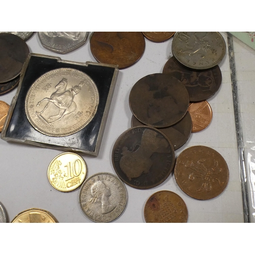 255 - Coinage to include Victorian copper pennies, world coins, commemorative coins, post decimal coins et... 