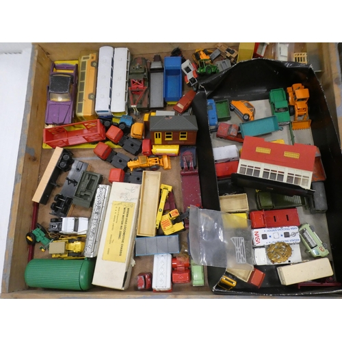 26 - Two trays of Lesney, Dinky and other playworn models.