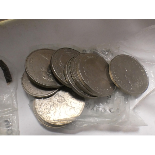 261 - Group of coinage to include commemorative coins, George VI half crowns, copper coins etc.