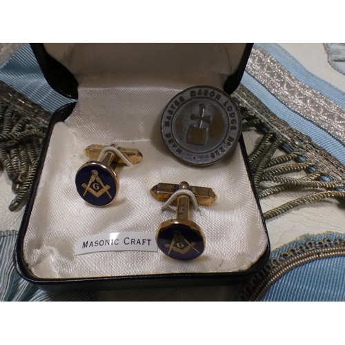 262 - Masonic apron and regalia, cufflinks, chapter medal 'Masonic Lodge 659' etc.