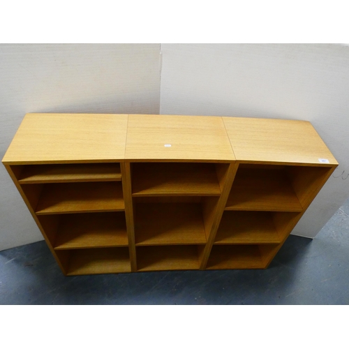 267 - Contemporary oak-effect open display unit.