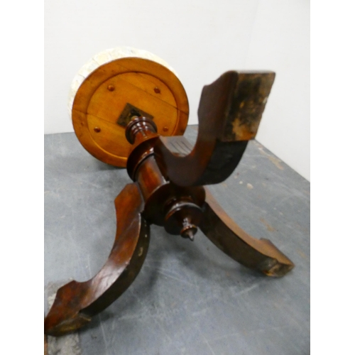 284 - Victorian mahogany revolving piano stool.