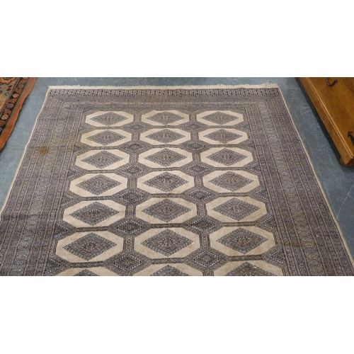 304 - Machine-made Kelim rug.