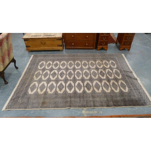 304 - Machine-made Kelim rug.