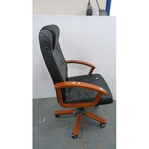 313 - Swivel office-type chair.