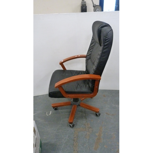 313 - Swivel office-type chair.