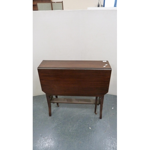 321 - Mahogany drop-leaf Sutherland table and a glazed corner cupboard.  (2)