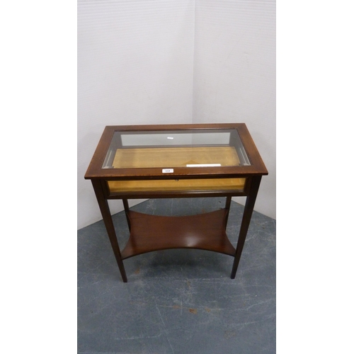 334 - Edwardian-style inlaid mahogany bijouterie table.