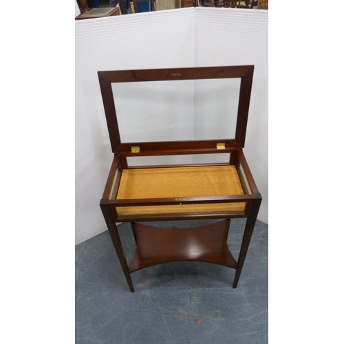 334 - Edwardian-style inlaid mahogany bijouterie table.