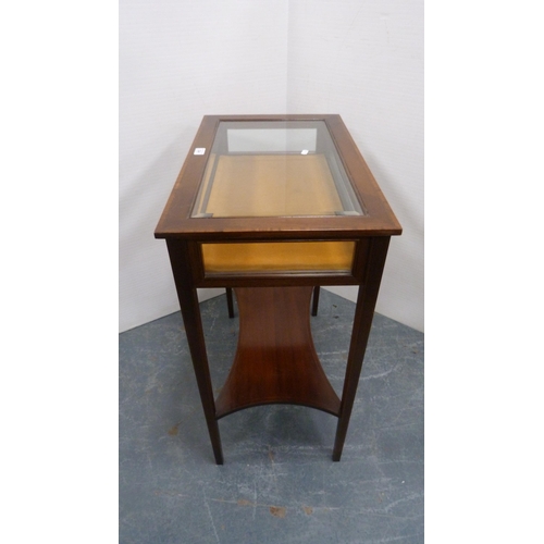 334 - Edwardian-style inlaid mahogany bijouterie table.