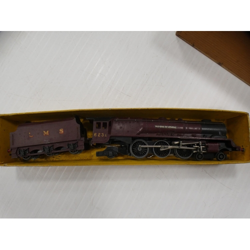 6 - Duchess of Atholl engine and tender, Bristol Castle engine, various other part model engines and ten... 