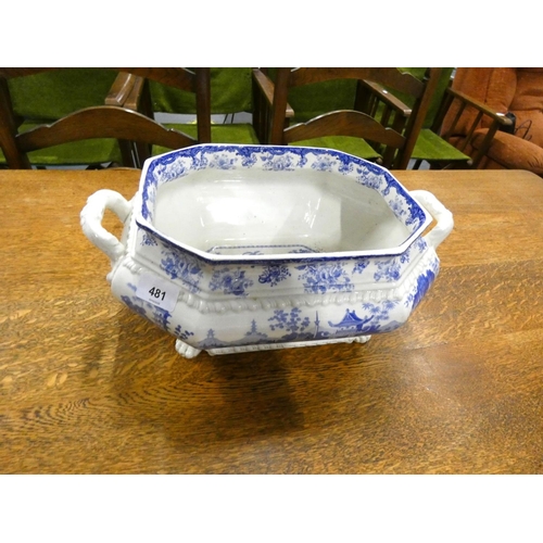 481 - Large blue and white tureen