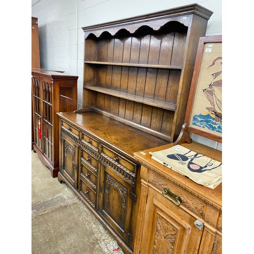 620 - Oak dresser