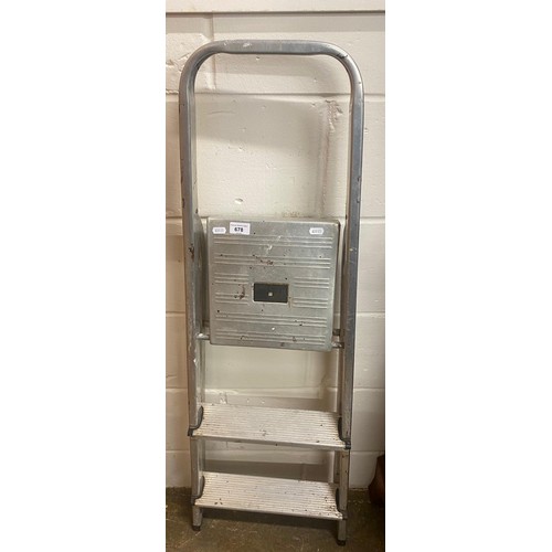 678 - Metal step-ladder