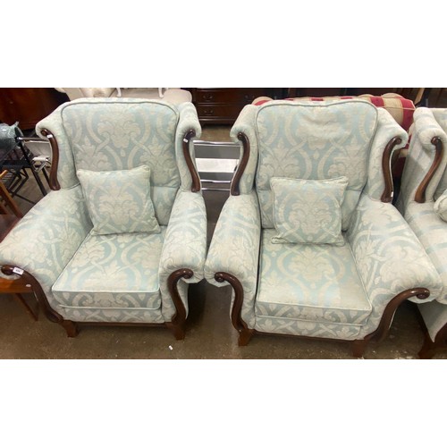 659 - Three piece lounge suite, including two seater settee and two arm chairs