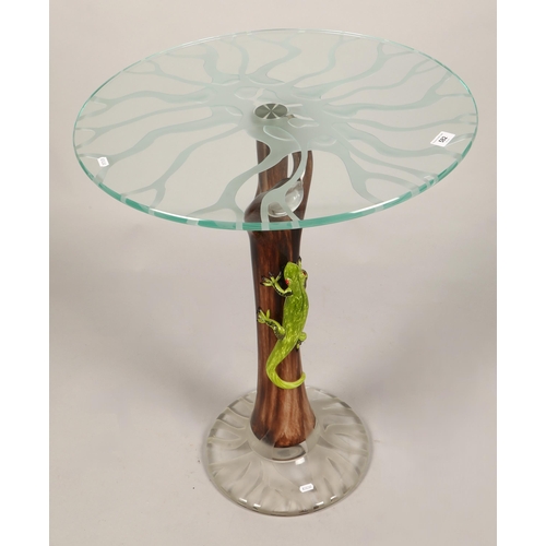 582 - Art glass circular table with lizard design