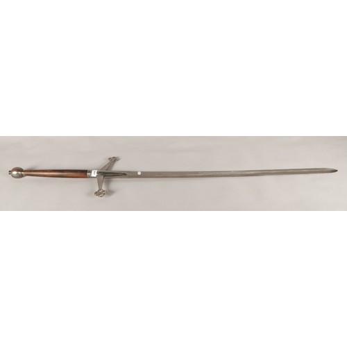 430 - Reproduction Highland Claymore, Length : 144cms