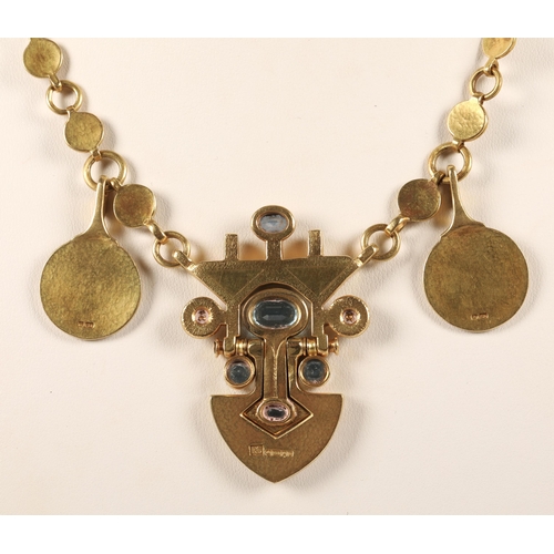 175 - Robert Crerar (Scottish) 18ct gold necklace of Egyptian inspiration with spear-shaped drop set with ... 