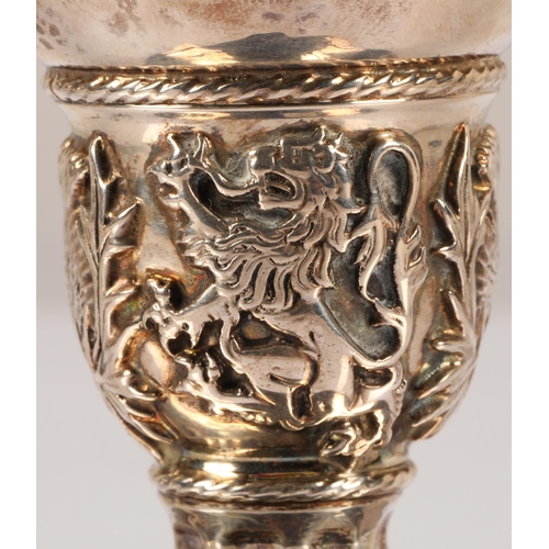 93 - Omar Ramsden, London (1873 - 1939)Silver goblet with ovoid bowl with flared lip, ovoid knop with emb... 