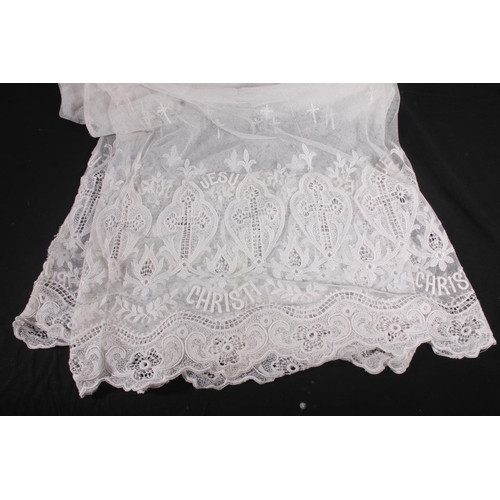 33 - 19th century antique lace to include shawls, collars, etc.