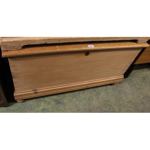 688 - Antique pine blanket box, 103cm wide.