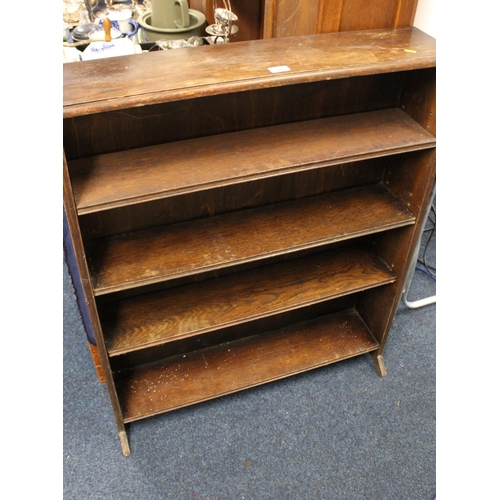 740 - Oak open fronted four shelf bookcase.