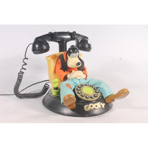 137 - Disney Goofy telephone.
