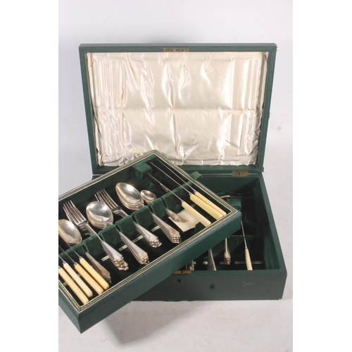 142 - Canteen of cutlery.