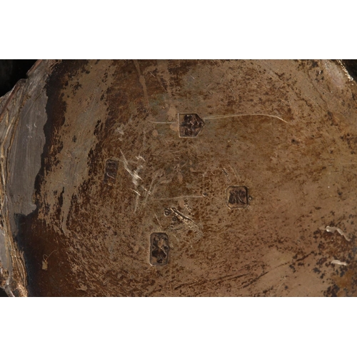 193 - 19thC horn snuff mull with hinged silver cap, L7.5cm.