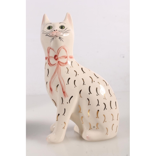 207 - Late 18thC porcelain blue and white willow pattern teapot, a modern pottery blue and white duck vase... 