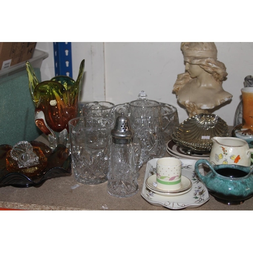 268 - Shelf containing decorative ceramics, globe bookends, glassware, etc.
