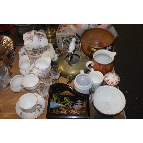 284 - Part teaset, piano musical box, etc.