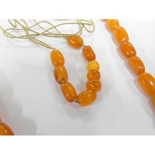 46 - String of graduated amber beads and some loose amber beads. 24g