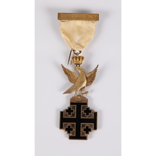 56 - Hallmarked silver gilt masonic jewel, enameled cross, Conclave No.7