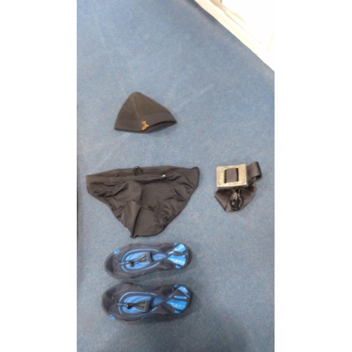 83 - Winton Life Active wetsuit with accessories, contained in a bag.