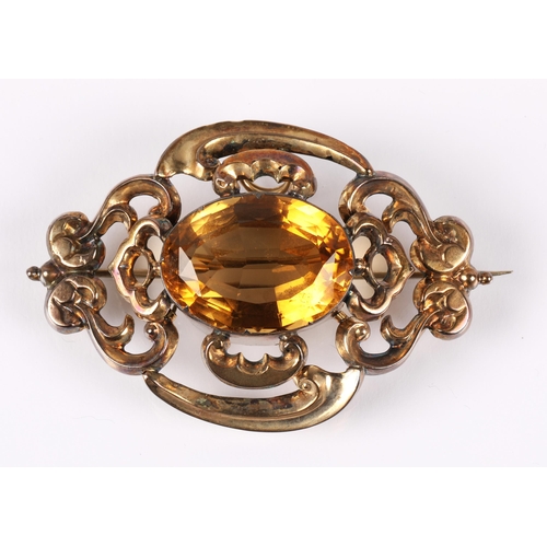 90 - Victorian yellow metal brooch set with cairngorm quartz, 20.7g