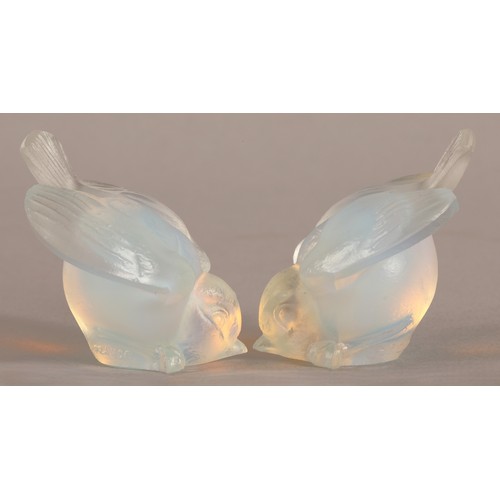 200 - Pair of Sabino opalescent glass birds, each 4.5cm h