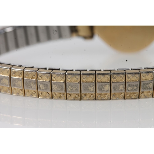 538 - 9ct gold ladies Rotary wristwatch.