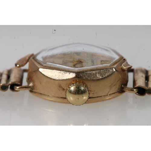 541 - 9ct gold ladies Accurist wristwatch with 9ct gold strap, 14.4g.