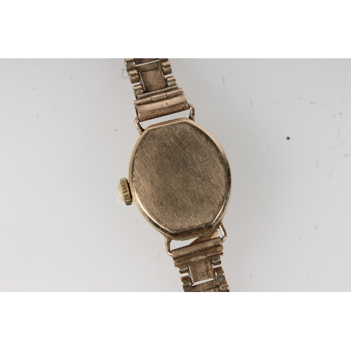 541 - 9ct gold ladies Accurist wristwatch with 9ct gold strap, 14.4g.