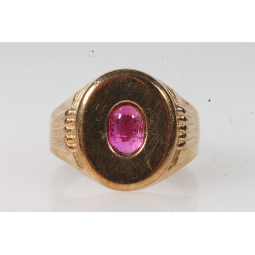 548 - 9ct gold pink stone set dress ring, 10.1g.