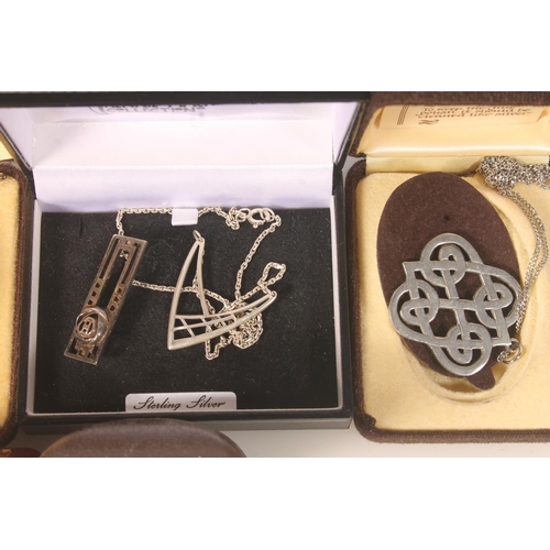 584 - Collection of silver and other costume jewellery, necklaces, brooches, earrings etc.