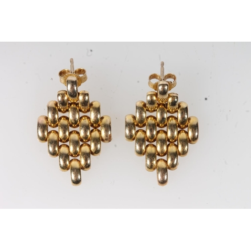 634 - Pair of ladies 9ct gold drop earrings, 3.7g.