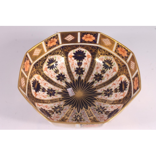 415 - Royal Crown Derby Imari porcelain bowl of octagonal shape, pattern 1128, W23cm.